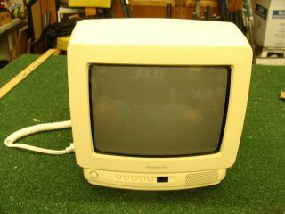 Panasonic Ct - 9r10t White Compact 9 " Color Crt Tv Retro Gaming - Powers Up