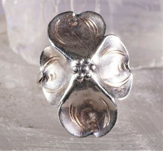 Vintage Stuart Nye Dogwood Flower Ring Sterling Silver Size 5.  25 (adjustable)