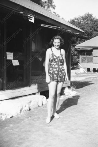 1950s Pretty Woman In Short Dress Vintage 2 " Negative Ks1