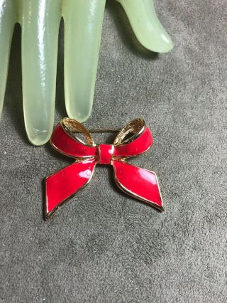 Vintage 1 3/4” Goldtone Red Enamel Painted Ribbon Bow Pin 4