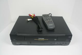 Toshiba W - 422 4 Head Vcr Vhs Recorder Player With Remote Control And A/v Cables