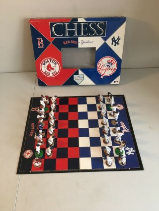 York Yankees Vs.  Boston Red Sox Chess Strategy Game - - 2002 Usaopoly