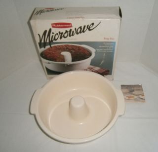 Vintage Rubbermaid Microwave Oven 2 Quart Ring Pan Bundt Cake Pan