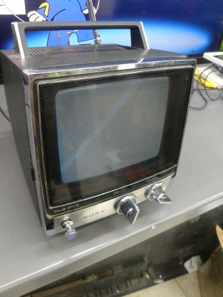 Vintage Sony Solid State Portable Black And White Tv Model Tv - 760 Complete