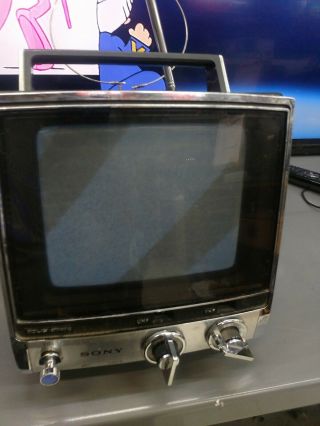 Vintage Sony Solid State Portable Black and White TV Model TV - 760 Complete 2