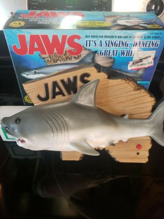 Vintage Gemmy Jaws Big Mouth Billy Bass Mack The Knife Singing Shark Fishing Box