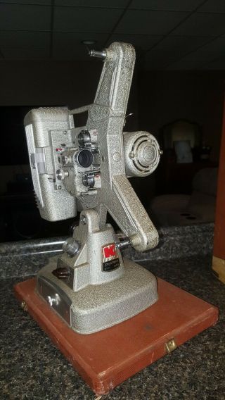 Vintage Keystone 109d 8mm Movie Projector W/ Hard Case.