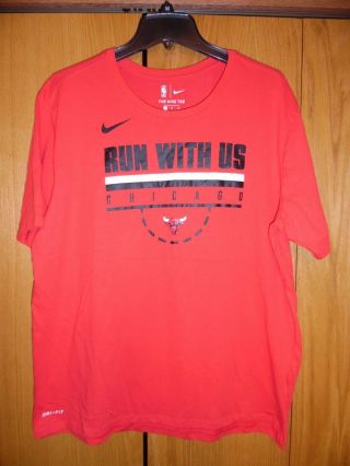 Chicago Bulls Nike Dri - Fit Mens Size Xl Red Short Sleeve Shirt Euc