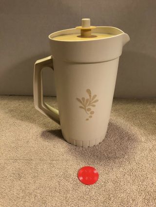 Vintage Tupperware 2qt.  Pushbutton Top Pitcher 800 Almond With Harvest Gold Top