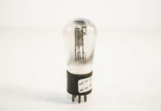 Western Electric 247 - A Vacuum Tube With Mesh Plate And Early Engraved Base 3