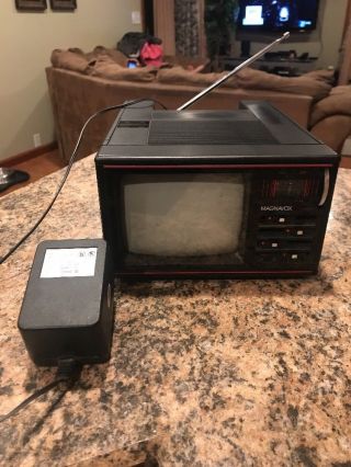 Vintage 1988 Magnavox 5 " Portable Television Am/fm Radio Bh 3908