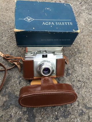 Agfa Silette - L & Agfa Color Solinar 2.  8 / F=45 35mm Camera Case Box