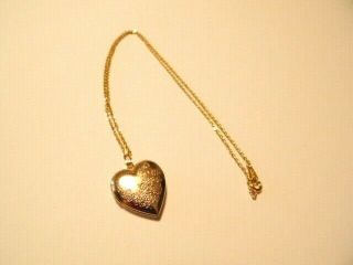 Vintage Gold Tone Chain Necklace With A Heart Locket 18 "