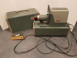 Vintage Argus 300 Slide Projector In Green Carrying Case With Extra Bulb