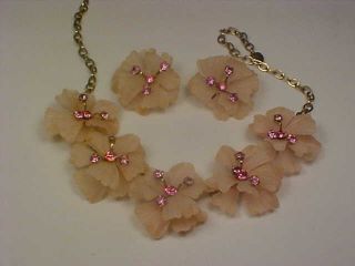 Unique Vintage Goldtone & Pink Lucite/rhinestone Flower Necklace & Earrings Set
