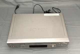 SONY SLV - N81 VCR VHS Player/Recorder with NO REMOTE 2