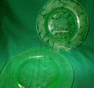2 Vintage Depression Glass Green Macbeth - Evans Dogwood 8 " Salad Plates