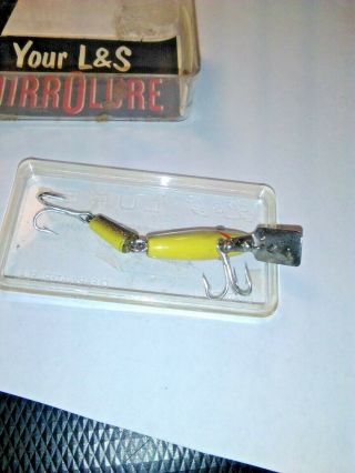 VINTAGE OLD LURE WE HAVE A GREAT LURE A MM23 L&S MIRROLURE/GOLD/BLACK. 2