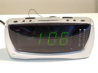 Vintage Durabrand Model Cr - 777 Am/fm Alarm Clock Radio Large Led Display