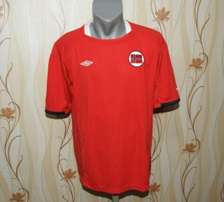 Norway 2011 / 2012 Home Jersey Umbro Football / Soccer Red Shirt Size Xl