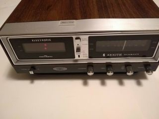 Zenith Solid State Radio Circle Of Sound Model R472 Great