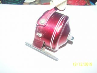 Vintage Bronson Dart No.  905 Closed Face Spinning Reel - Red