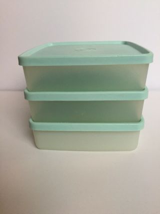 Vintage Tupperware Set Of 3 Sandwich Keepers 670 - 30 & 670 - 32 Green Lids