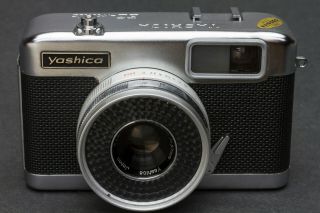 Yashica EZ - Matic 126 Film Camera with Yashinon 37mm f/2.  7 Lens 2