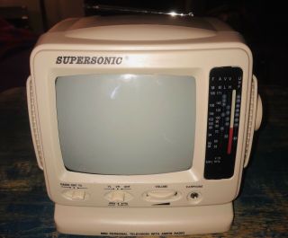 Supersonic 5.  5” Portable B&w Mini Television Tv Am Fm Radio Model Fc - 9200 Vtg