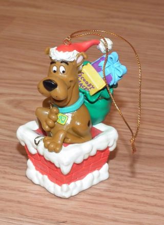Vintage 1998 Hanna - Barbera Scooby - Doo Going Down The Chimney Christmas Ornament