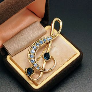 Vintage Jewellery Pretty Gold Tone Blue Rhinestone Musical Note Brooch