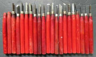 Set Of 19 Vintage Red Handled Woodcraft Carving Knives W/ 2 Extra Handles