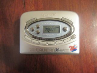 Sony Walkman Wm - Fx477 Silver Radio Cassette Player