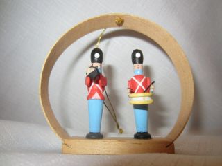 VTG ERZGEBIRGE EAST GERMANY WOOD SHAVED SOLDIERS CHRISTMAS TREE ORNAMENT 2