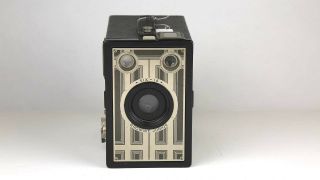 Antique Box Camera: Kodak Six - 16 Brownie Junior Art Deco B6058