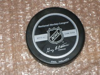 TORONTO MAPLE LEAFS OFFICIAL GAME PUCK NHL 2006 - 2009,  tube packaging 2