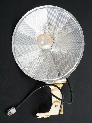 Lovely Vintage Leitz Leica Chico Fan Bulb Flash With Height Extender