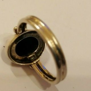 Vintage Sterling silver ring with central black onyx cabochon size P/Q 3