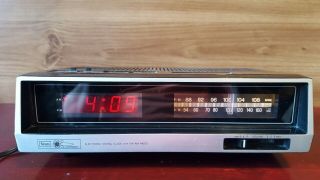 Vintage Sears Electronic Digital Clock With Am/fm Radio