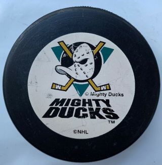 Mighty Ducks Nhl In Glas Co Vegum Vtg Made In Slovakia Official Hockey Puck