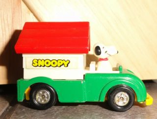 Vintage Aviva Peanuts Snoopy Plastic Dog House On Diecast Car No C24 1966