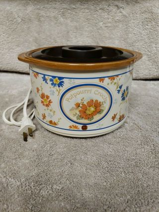 Vintage Rival Fragrance Potpourri Crock Pot W/ Lid,  Fall Design