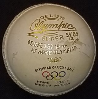 1976 - Montreal Xxi Olympic - Summer Games - Official Delux - Cricket Ball
