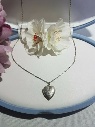 Gorgeous Vintage 925 Sterling Silver Engraved Puffy Heart Necklace