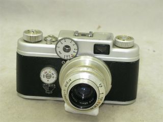 Argus C - Four 35mm Rangefinder Camera With 50mm F2.  8 Cintar Lens And Case