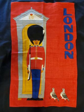 Vintage London Souvenir Linen Tea Towel Wall Hanging Buckingham Palace Guard