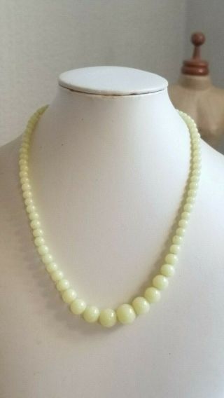 Czech Vintage Art Deco Graduated Light Yellow Glass Bead Necklace