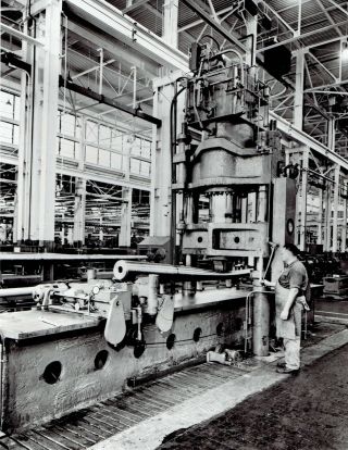 1951 Vintage Photo General Motors Worker Makes Us Army Artillery Guns Lansing Mi