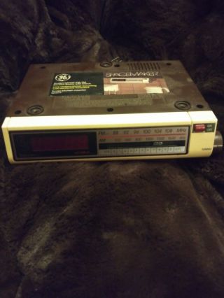 Vtg Ge " Spacemaker " Under Cabinet Kitchen Radio With Clock Without Box