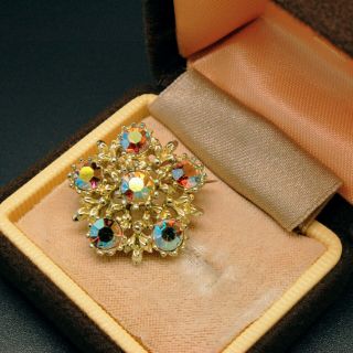 Vintage Jewellery Pretty Gold Tone Aurora Borealis Rhinestone Flower Brooch